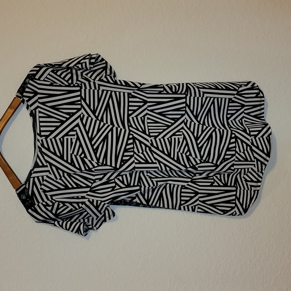 LuLaRoe Classic T size Medium - Picture 4 of 6